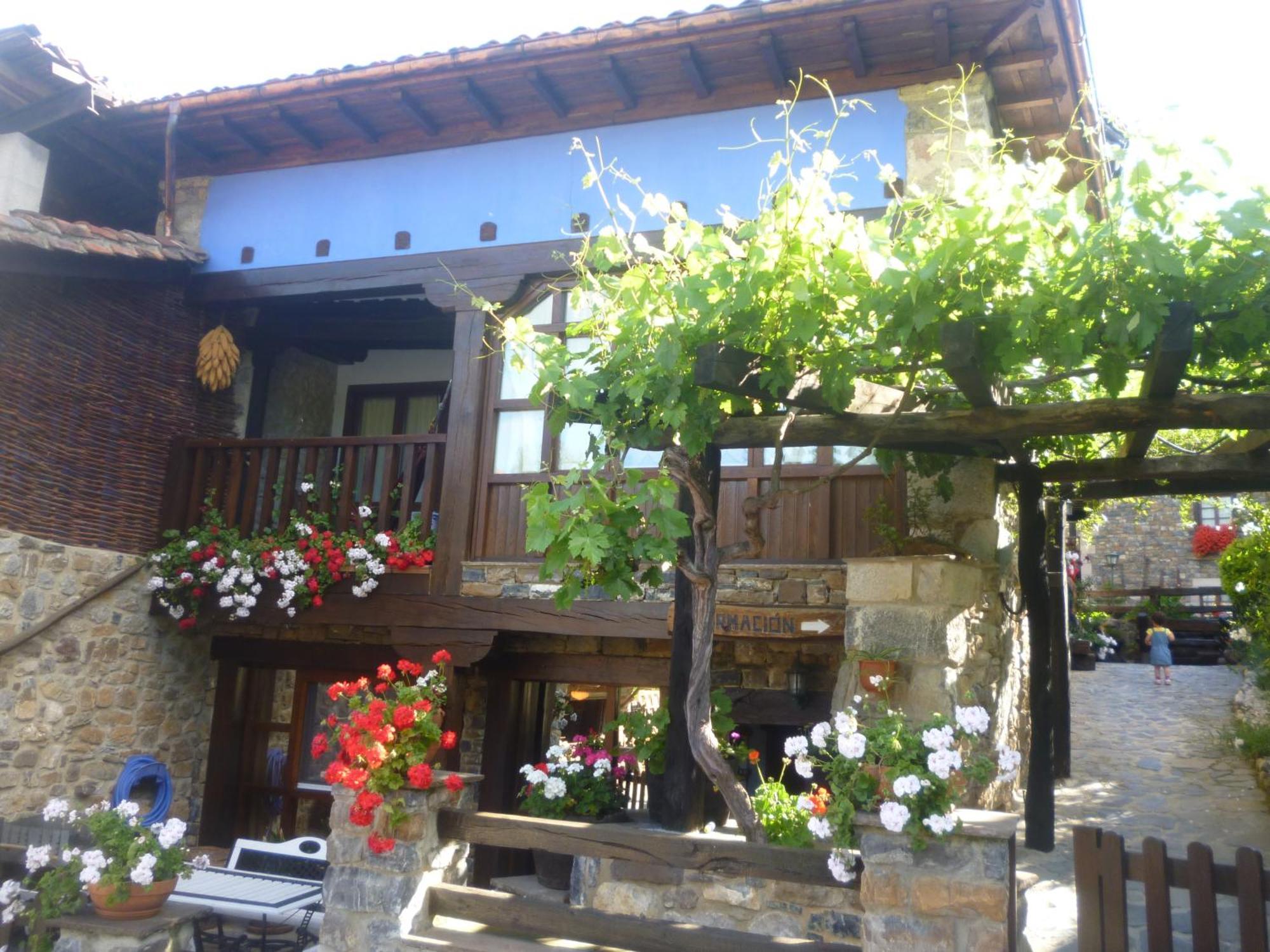 Apartamentos Samelar Camaleño المظهر الخارجي الصورة